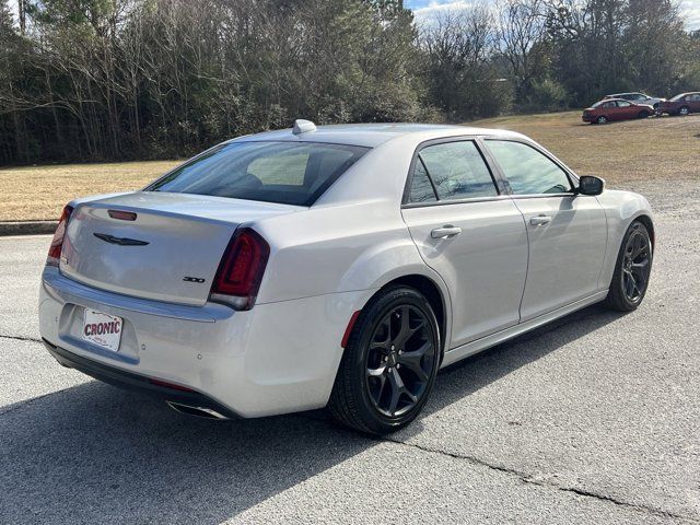 2021 Chrysler 300 Touring L