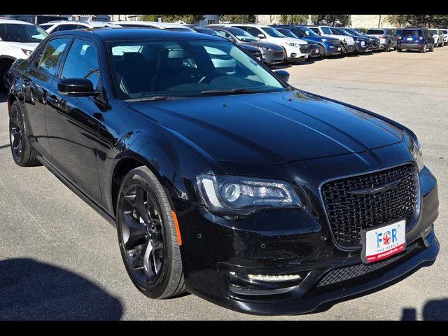 2021 Chrysler 300 Touring L