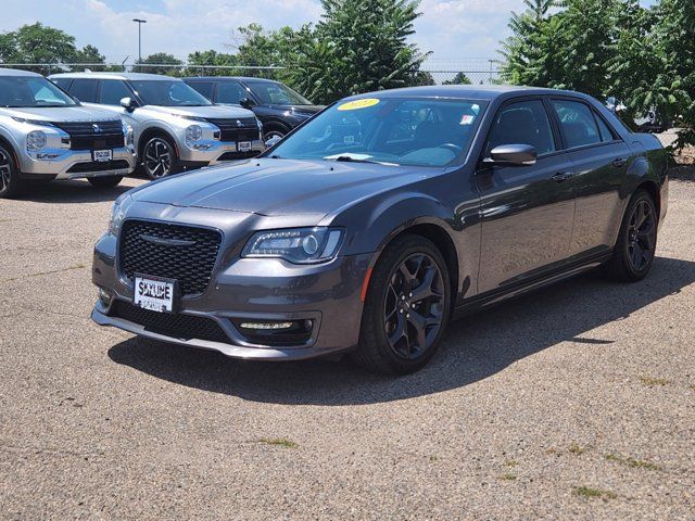 2021 Chrysler 300 Touring L