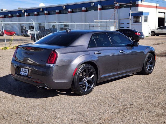 2021 Chrysler 300 Touring L