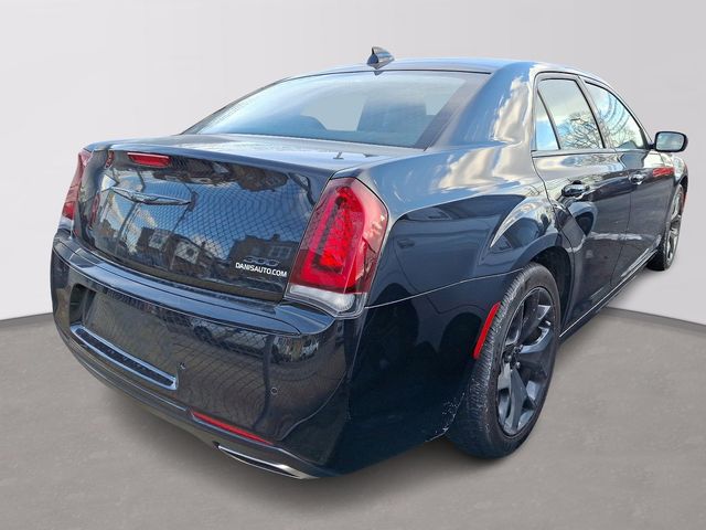 2021 Chrysler 300 Touring L