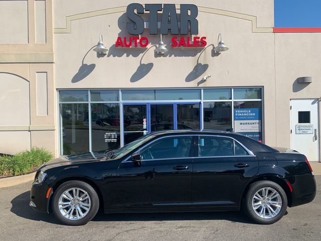 2021 Chrysler 300 Touring L