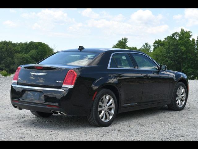 2021 Chrysler 300 Touring L