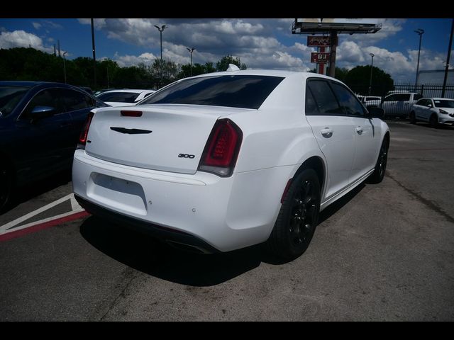 2021 Chrysler 300 Touring L