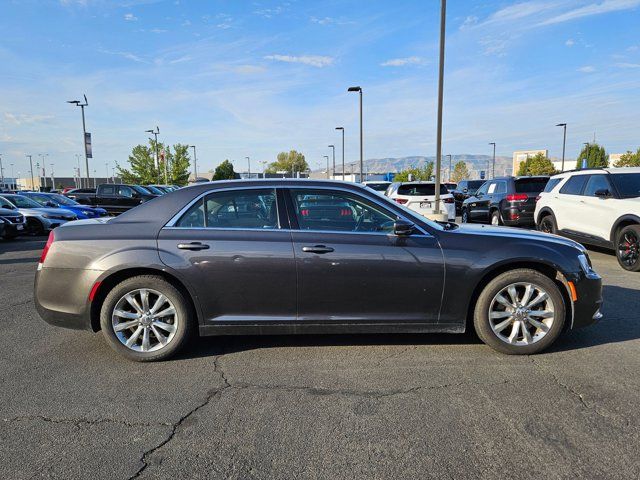 2021 Chrysler 300 Touring L