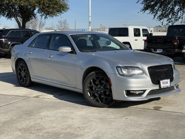 2021 Chrysler 300 Touring L