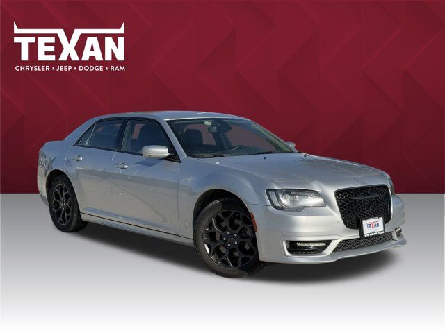 2021 Chrysler 300 Touring L