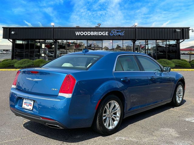 2021 Chrysler 300 Touring L