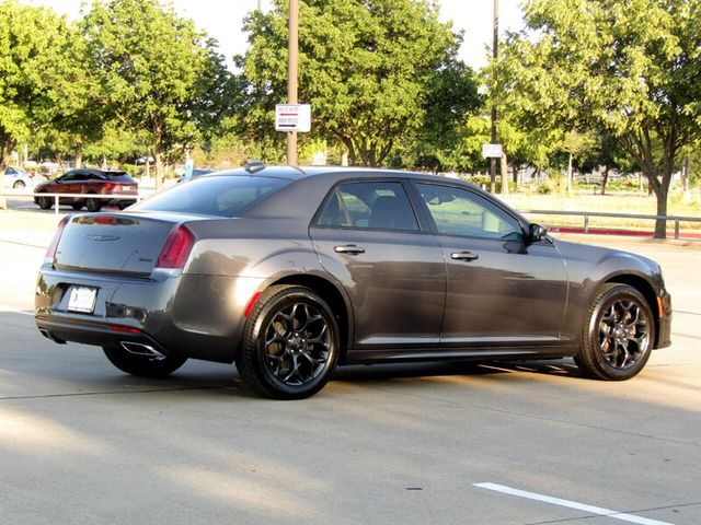 2021 Chrysler 300 Touring L