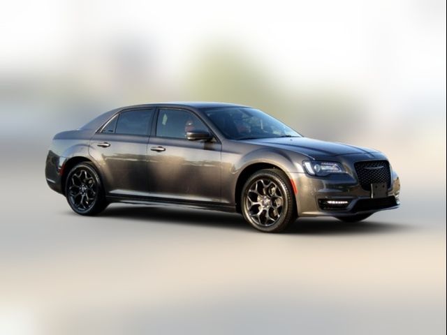 2021 Chrysler 300 Touring L