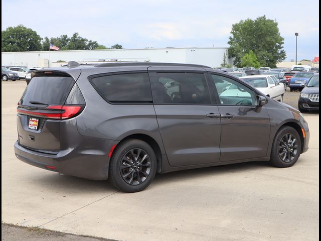 2021 Chrysler Pacifica Touring-L