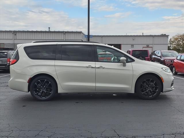 2021 Chrysler Pacifica Touring