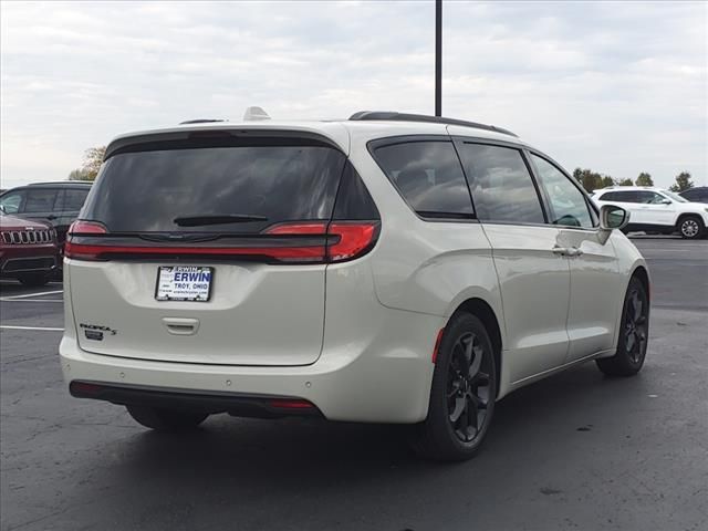 2021 Chrysler Pacifica Touring