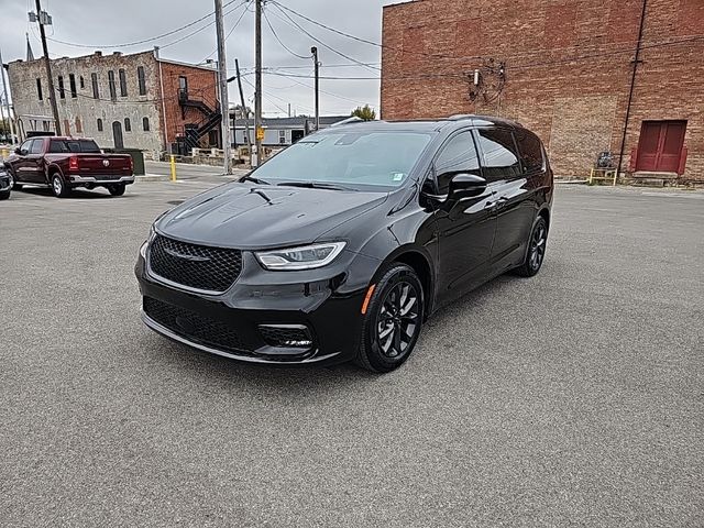 2021 Chrysler Pacifica Touring