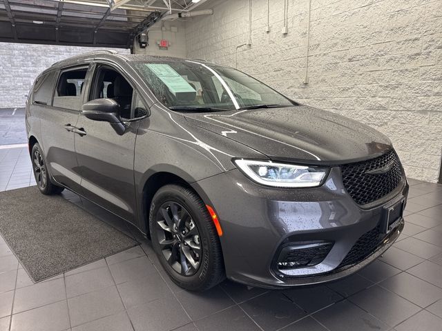 2021 Chrysler Pacifica Touring