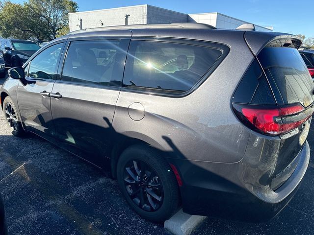 2021 Chrysler Pacifica Touring