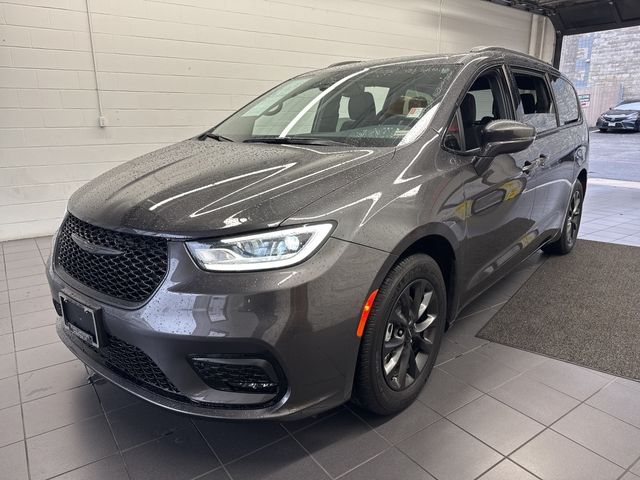 2021 Chrysler Pacifica Touring