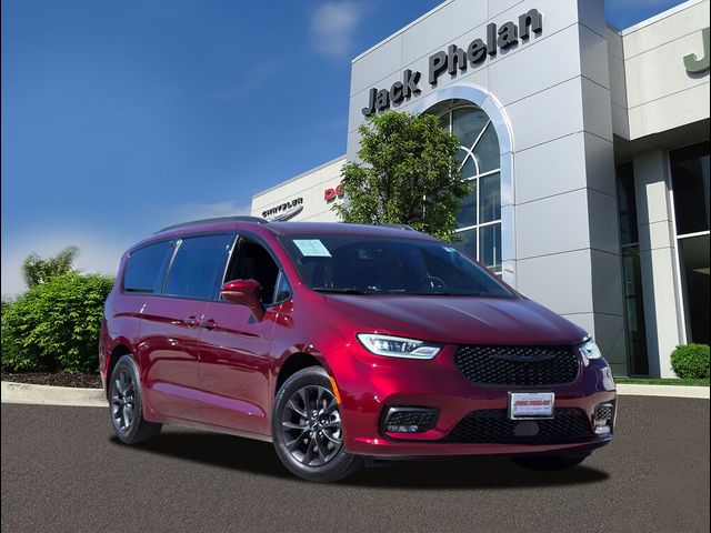 2021 Chrysler Pacifica Touring