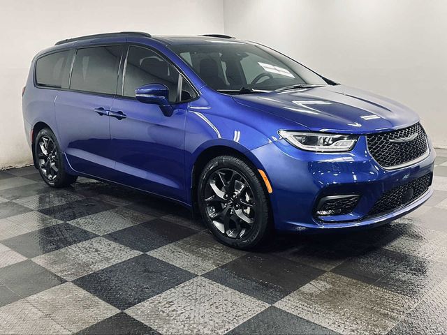 2021 Chrysler Pacifica Touring