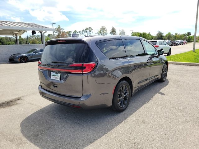 2021 Chrysler Pacifica Touring