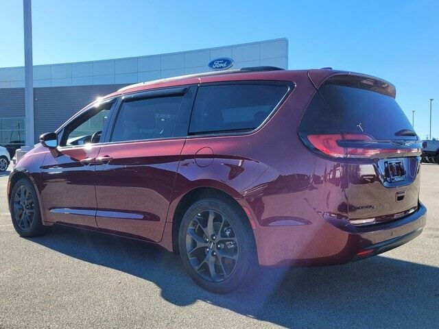 2021 Chrysler Pacifica Touring