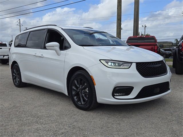 2021 Chrysler Pacifica Touring