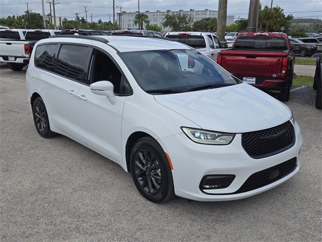 2021 Chrysler Pacifica Touring