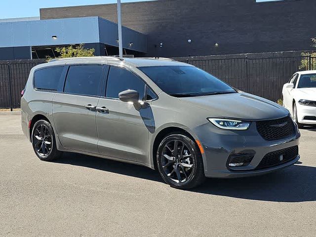 2021 Chrysler Pacifica Touring