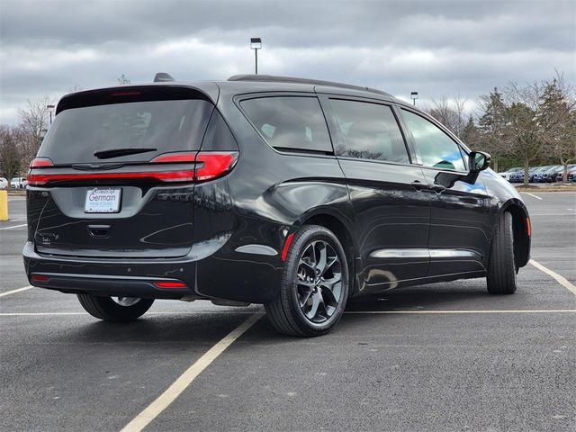 2021 Chrysler Pacifica Touring