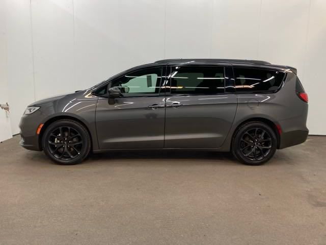 2021 Chrysler Pacifica Touring