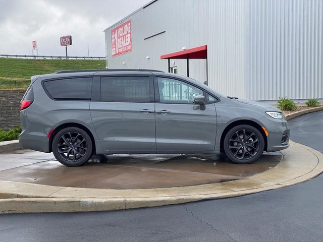 2021 Chrysler Pacifica Touring