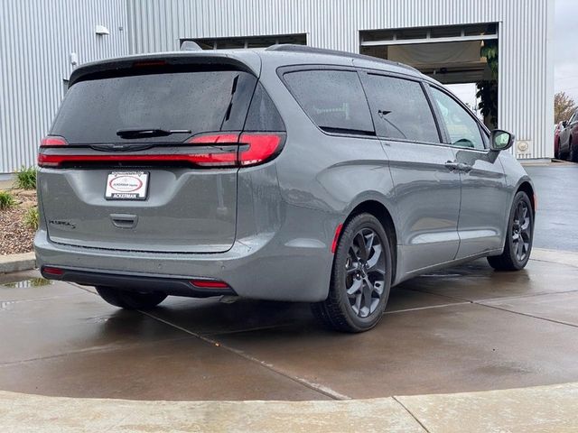 2021 Chrysler Pacifica Touring