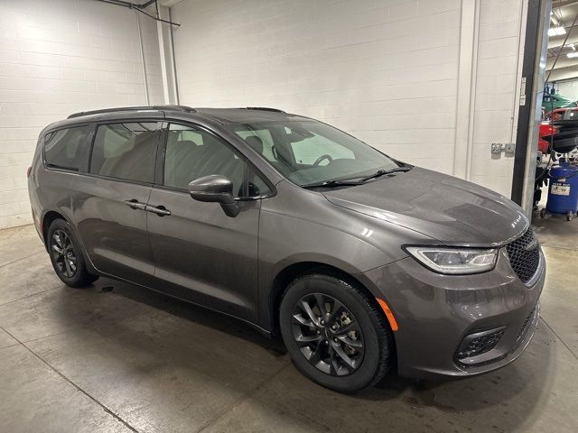 2021 Chrysler Pacifica Touring