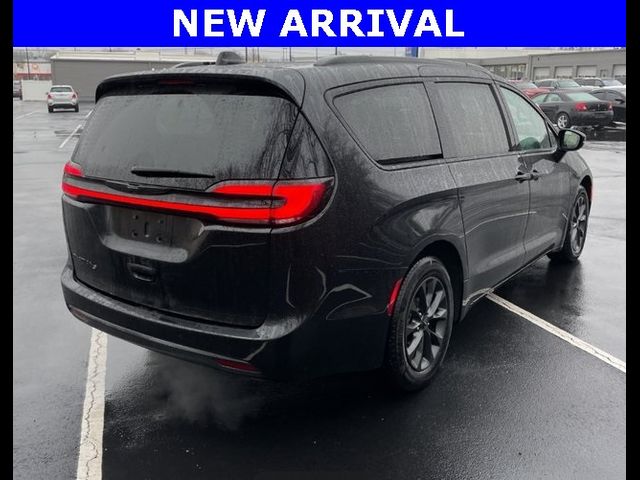 2021 Chrysler Pacifica Touring