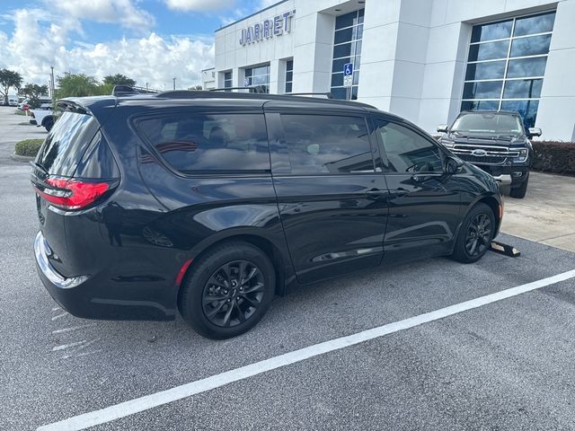 2021 Chrysler Pacifica Touring