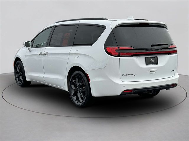 2021 Chrysler Pacifica Touring