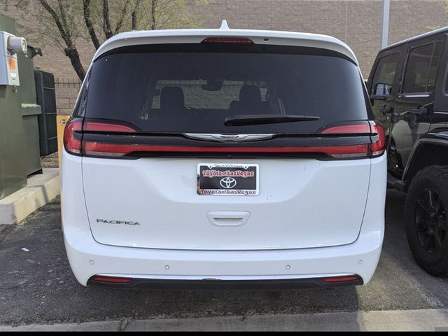 2021 Chrysler Pacifica Touring-L