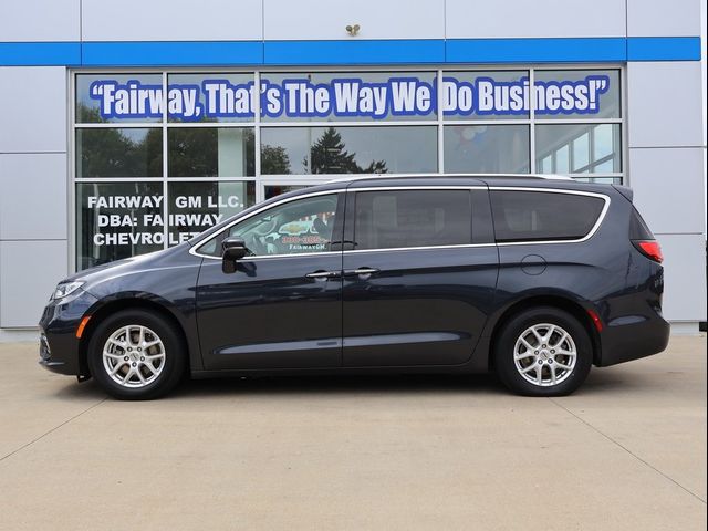 2021 Chrysler Pacifica Touring-L