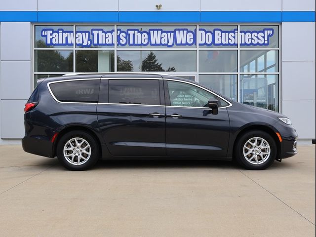 2021 Chrysler Pacifica Touring-L