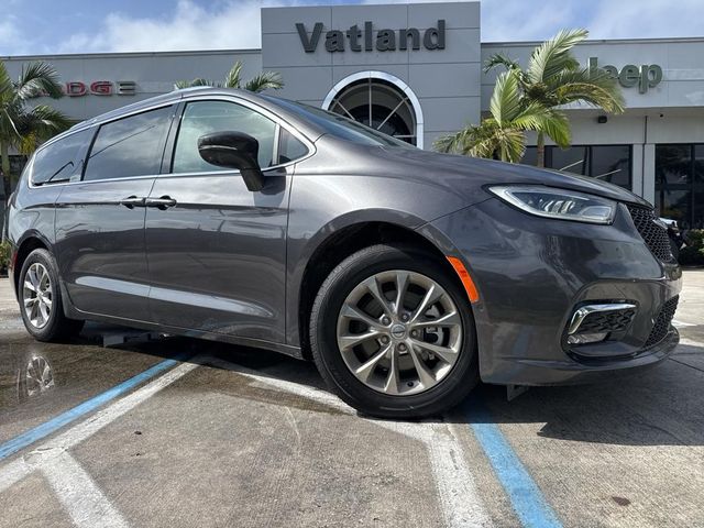 2021 Chrysler Pacifica Touring-L