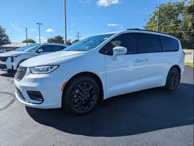 2021 Chrysler Pacifica Touring-L