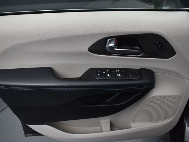 2021 Chrysler Pacifica Touring-L