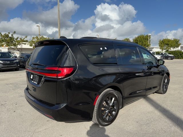 2021 Chrysler Pacifica Touring-L