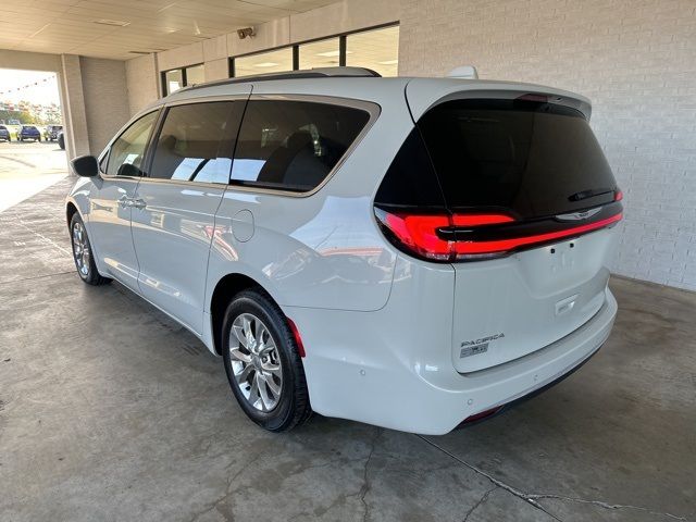 2021 Chrysler Pacifica Touring-L