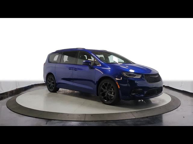 2021 Chrysler Pacifica Touring-L