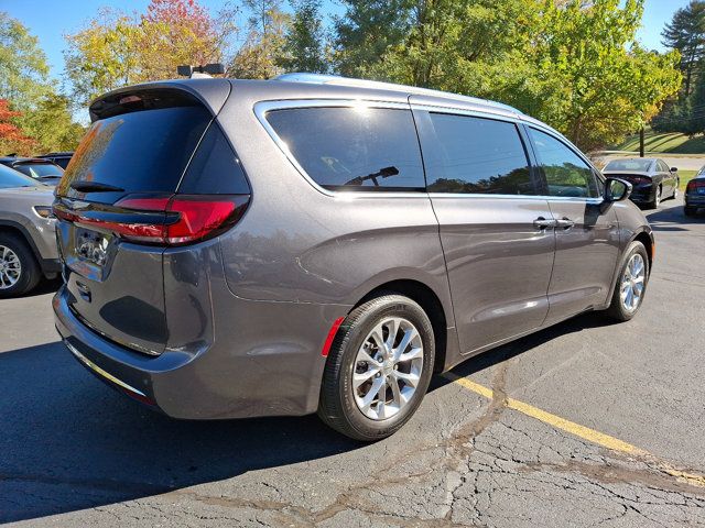 2021 Chrysler Pacifica Touring-L