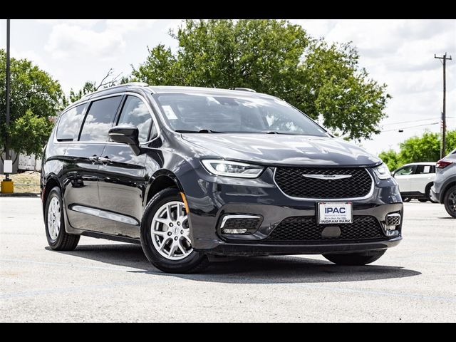 2021 Chrysler Pacifica Touring-L