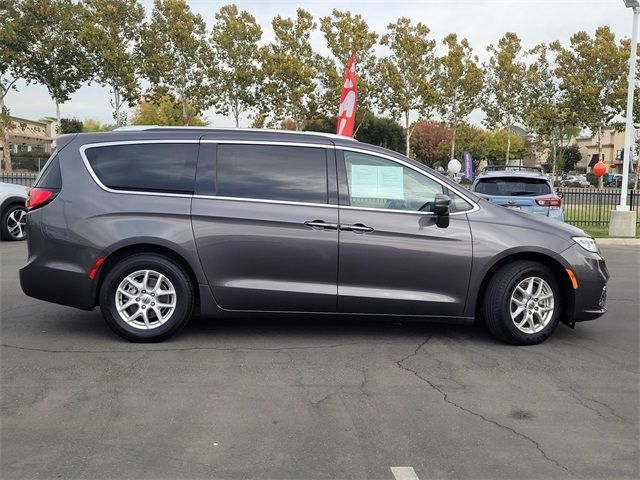 2021 Chrysler Pacifica Touring-L