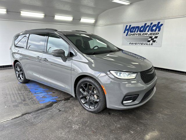 2021 Chrysler Pacifica Touring-L