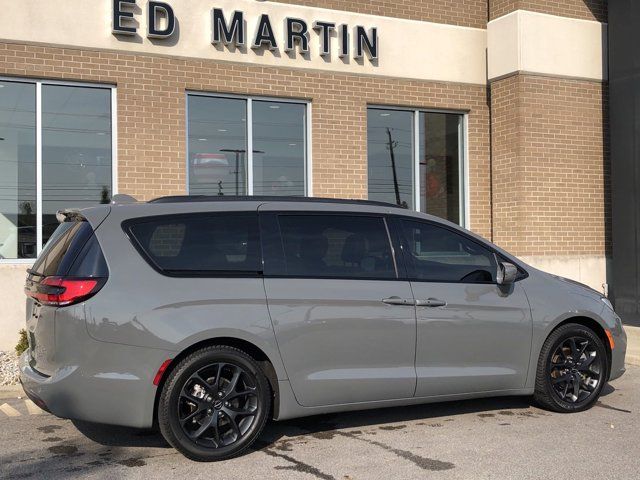 2021 Chrysler Pacifica Touring-L